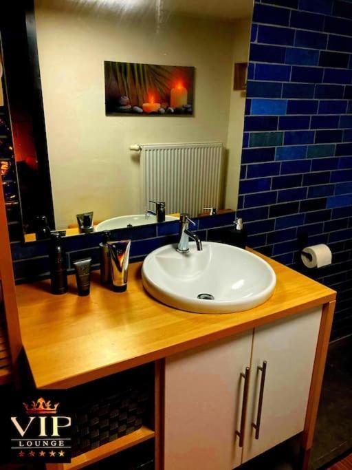 Vip Lounge Appartement Avec Jacuzzi Et Jardin Andenne 外观 照片